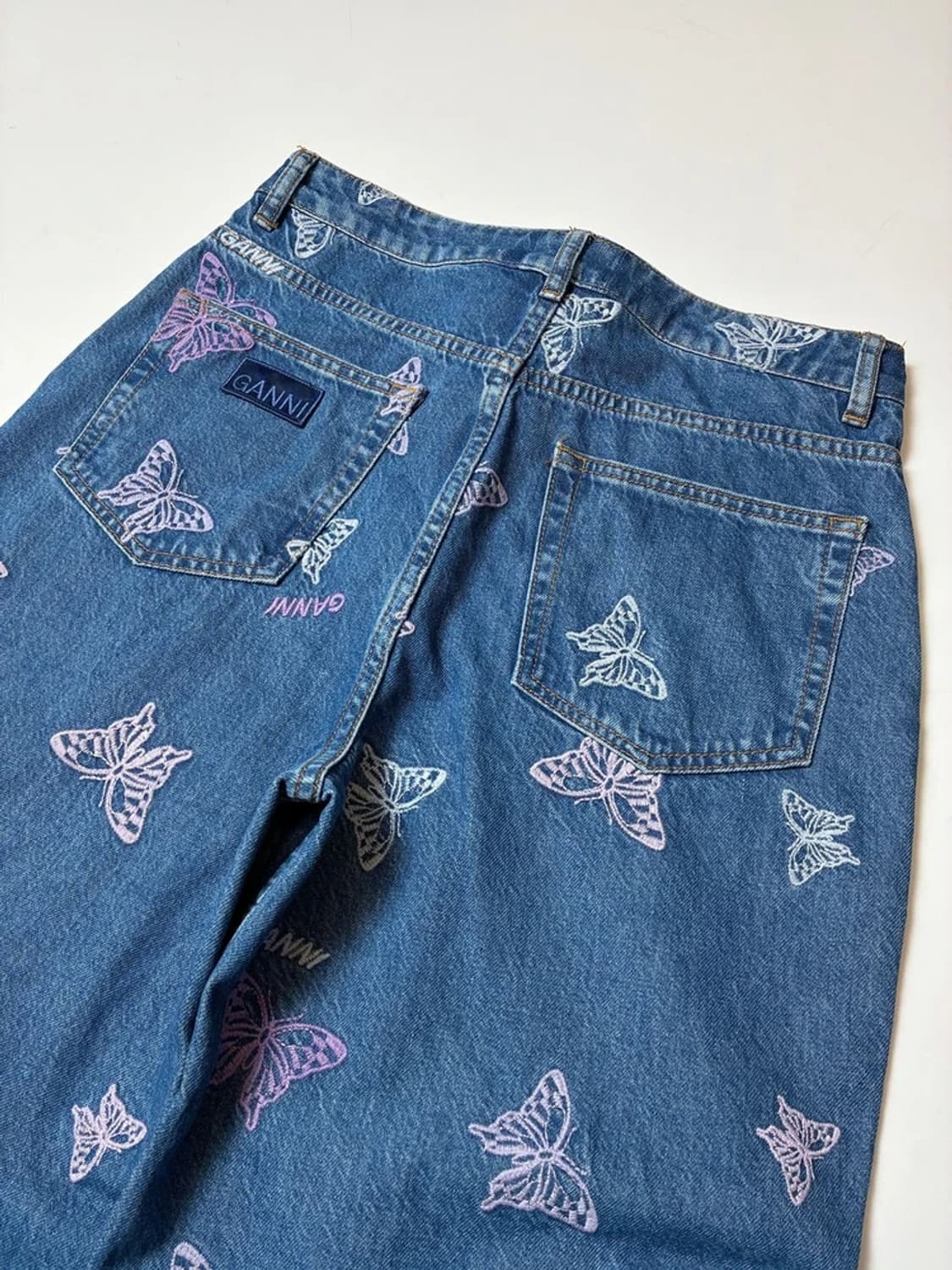 가니 GANNI 버터플라이 자수 와이드 카고 데님 팬츠 PN8898 상품이미지6
