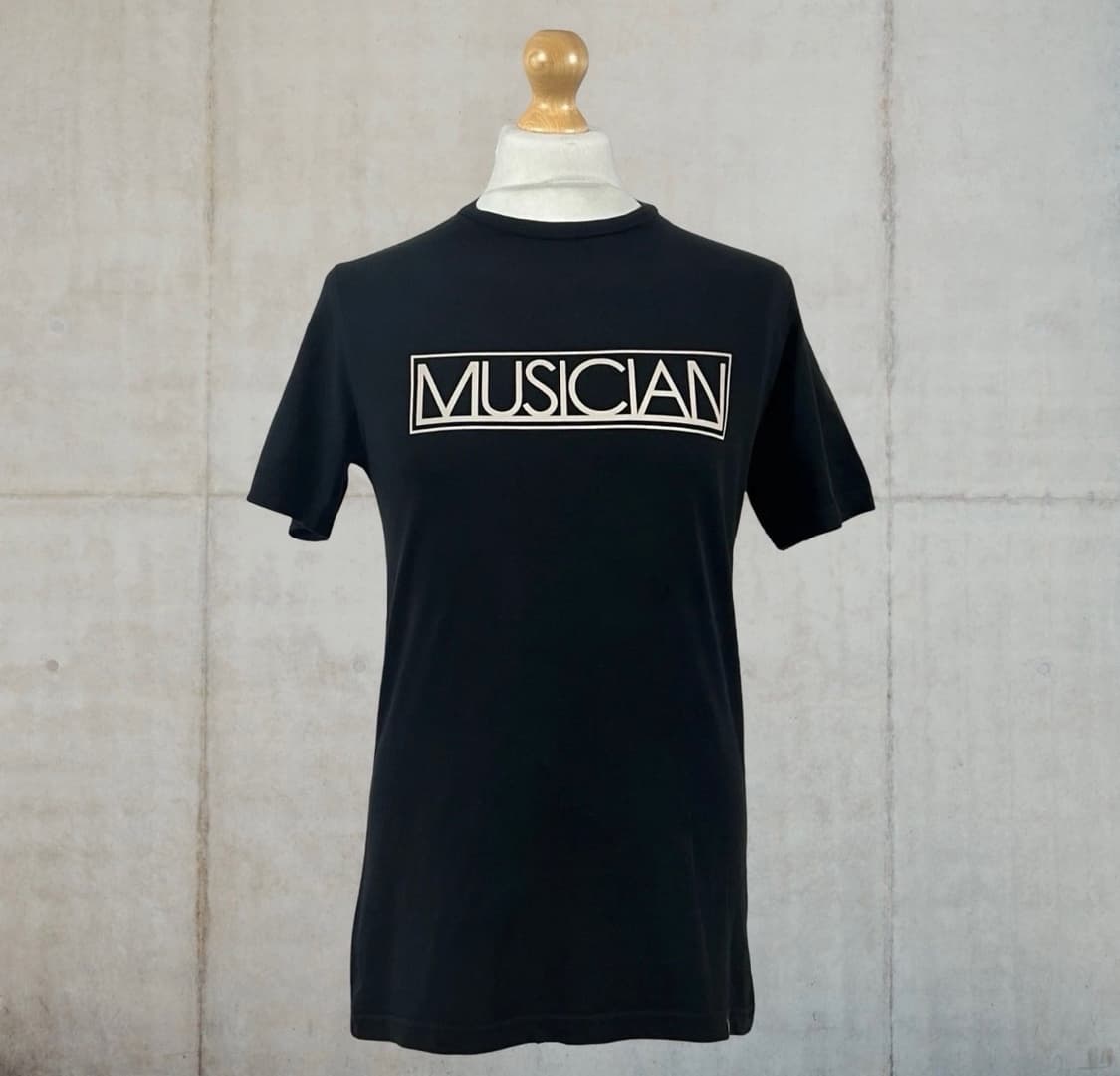 프리티그린 블랙 MUSICIAN 티셔츠 상품이미지2