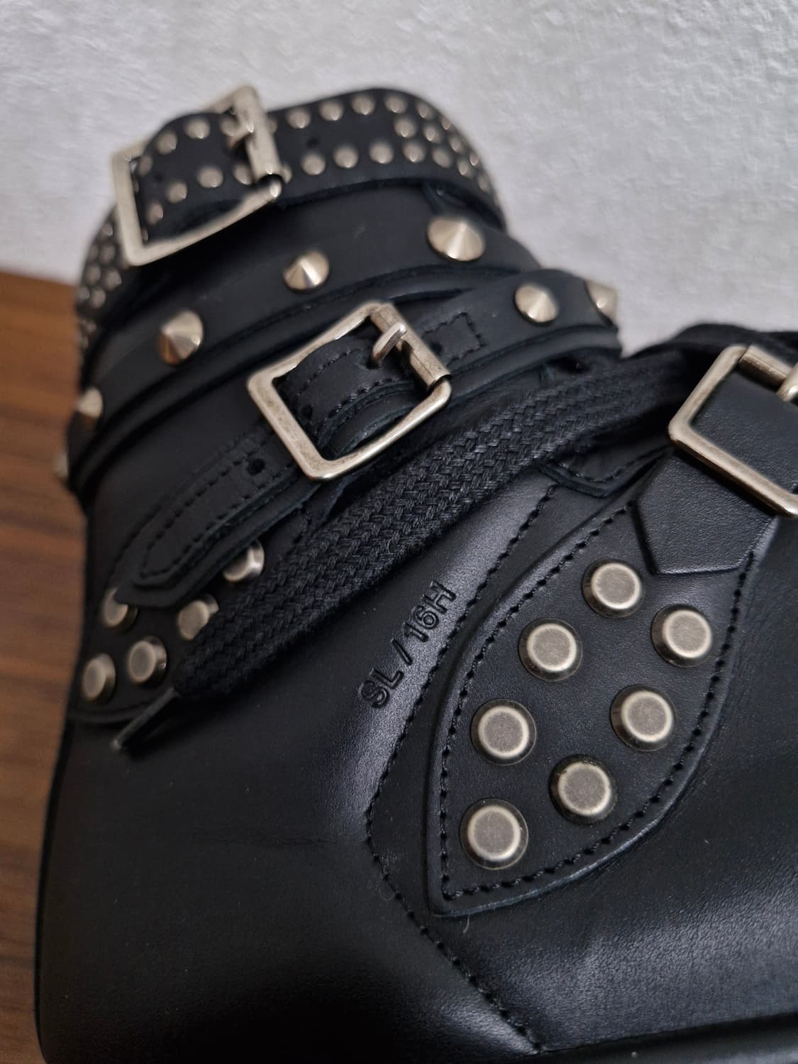 [41] SLP 생로랑 FW14 SL16H 스터드 하이탑 스니커즈 상품이미지6