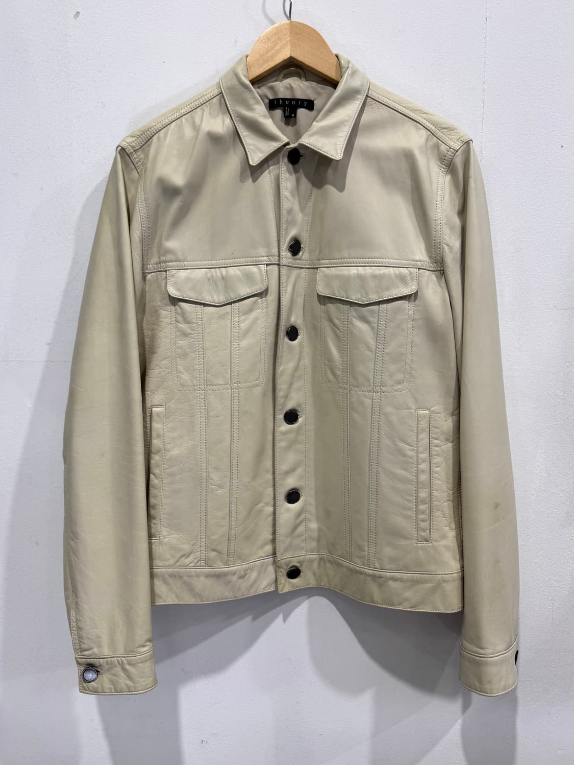 띠어리 아이보리 트러커 가죽 자켓 M 상품이미지1