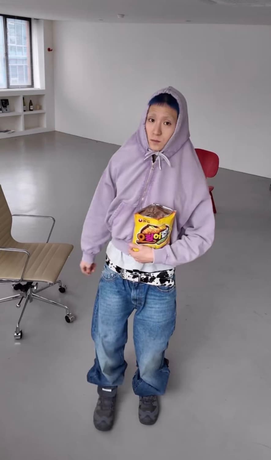 ERL Unisex Distressed Regular fit jeans 상품이미지3