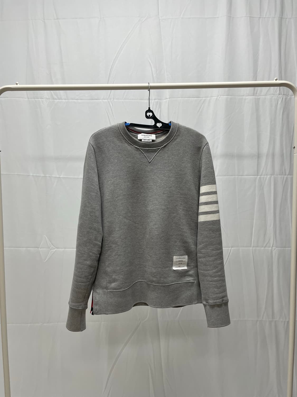 톰브라운 사선완장 맨투맨 그레이 [2] 상품이미지1