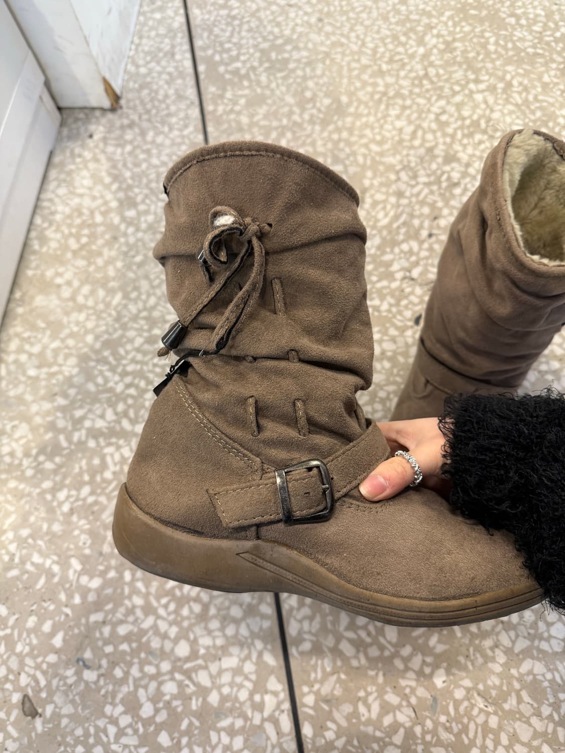 ANGUS® Brown buckle fur boots  상품이미지5