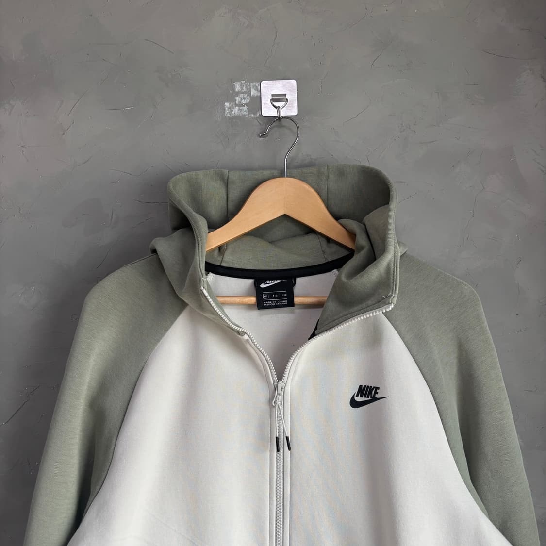 나이키 테크팩 후드집업 올리브 카키 상품이미지2