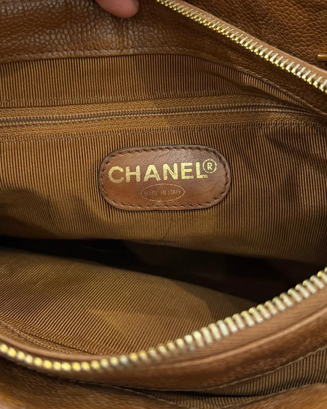 샤넬 브라운 클래식 cc 퀼팅 캐비어 숄더백 상품이미지7