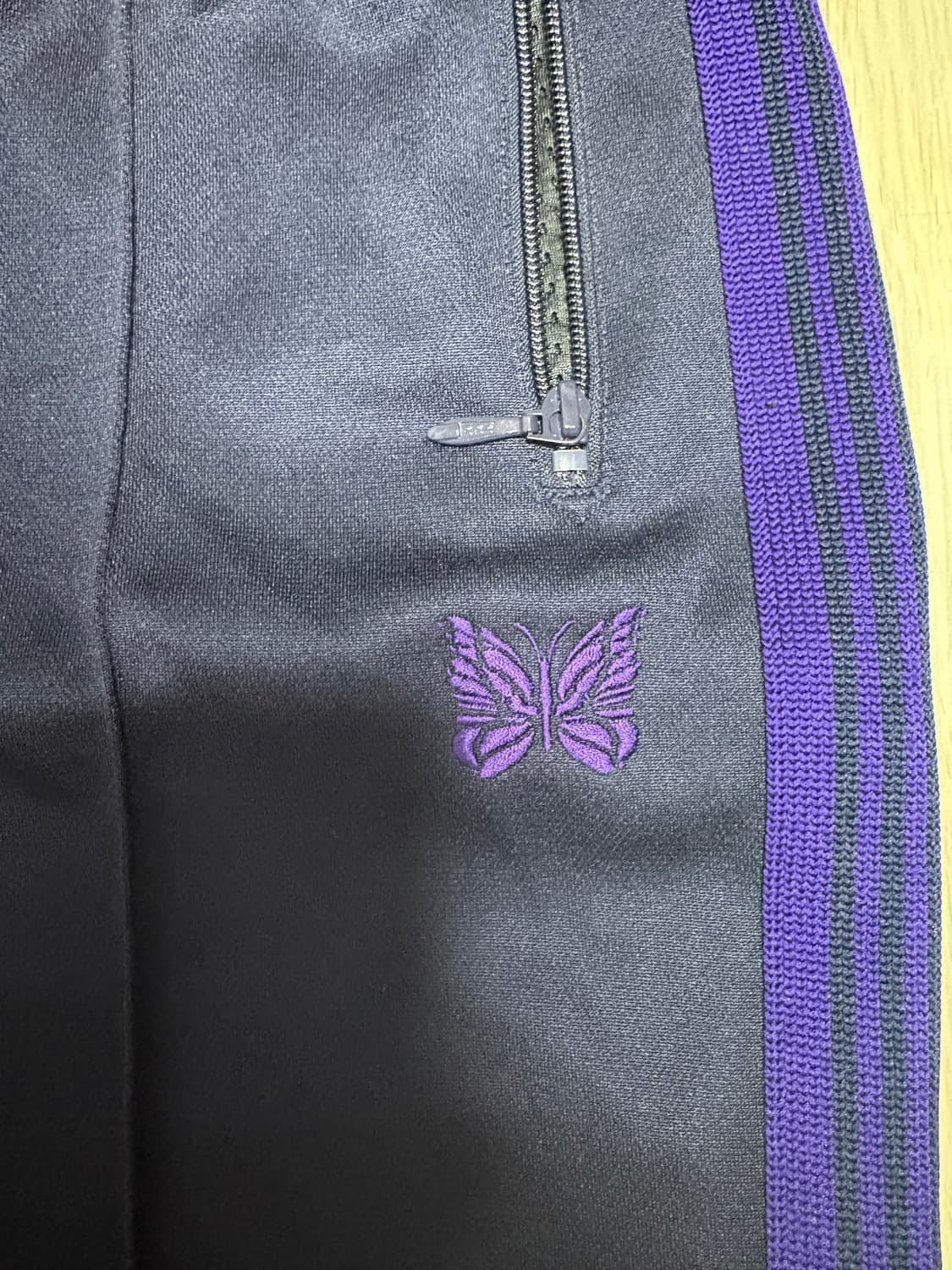 니들스 트랙팬츠 스트레이트핏 L사이즈 네이비 퍼플 상품이미지2