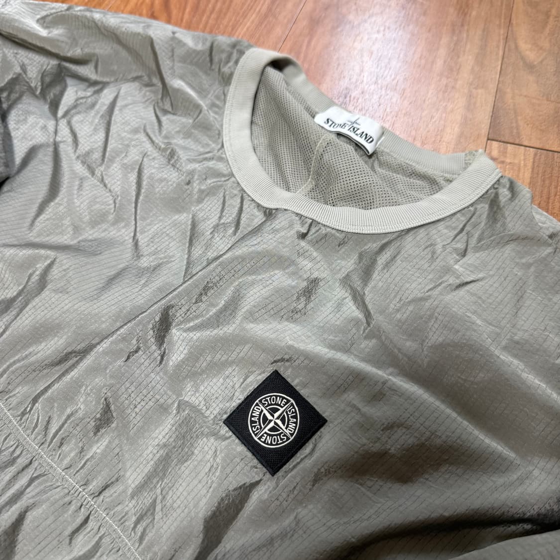 [XL] 스톤아일랜드 실버 나일론메탈 맨투맨 상품이미지2