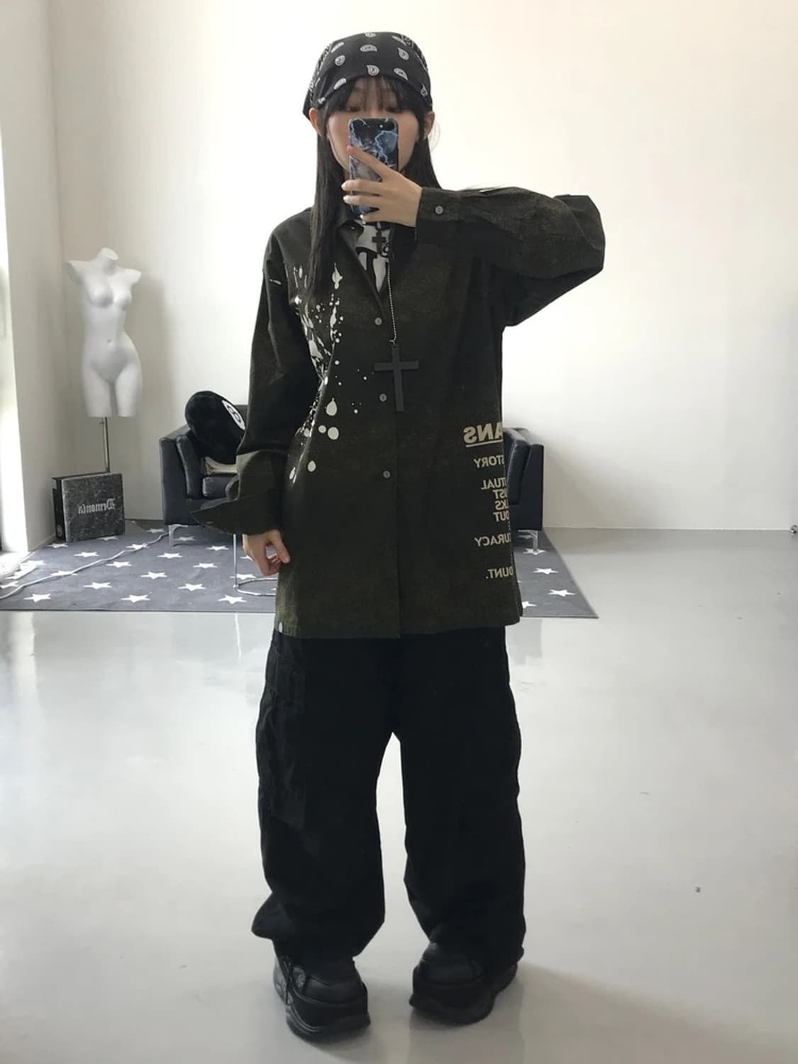 FLYBEANS 카키 그래픽 셔츠  상품이미지1
