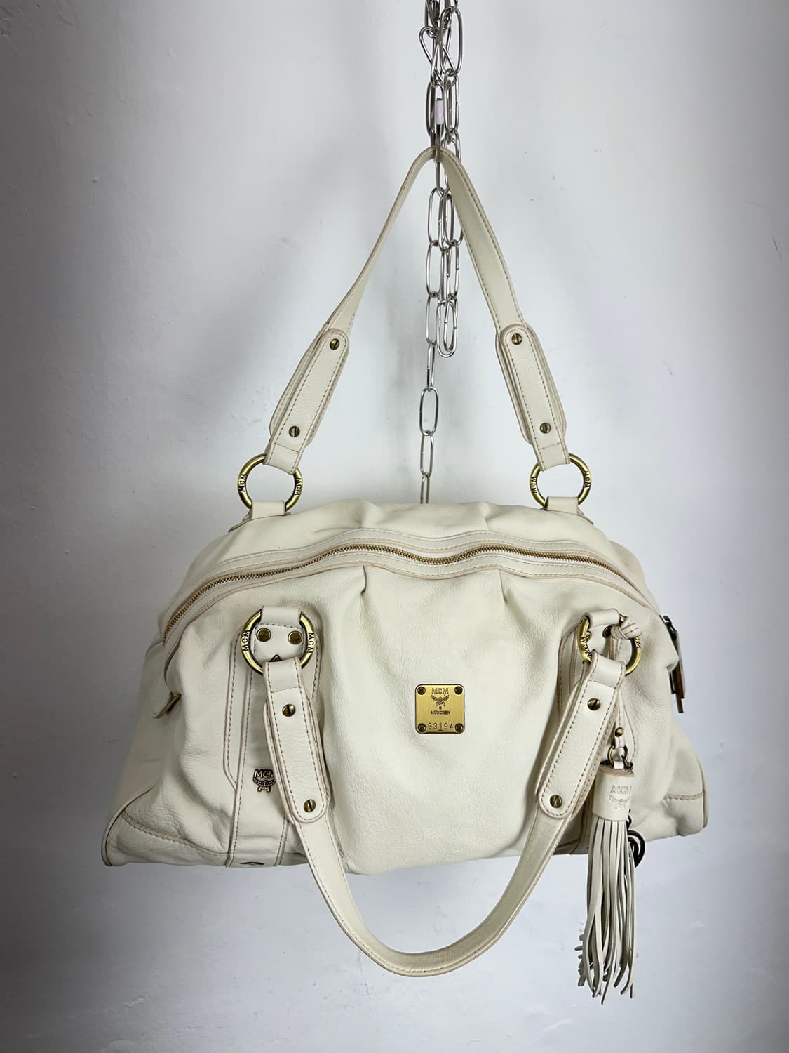 MCM Ivory Patent Leather Stud Motif Larg 상품이미지9