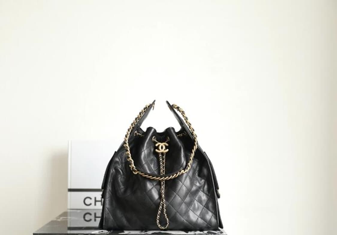 샤넬 블랙 퀼팅 호보백 상품이미지1