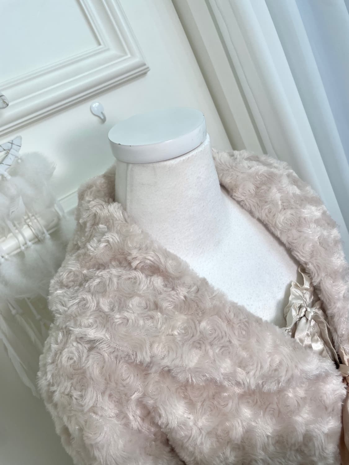 beige bow point collar mini fur jacket 상품이미지7