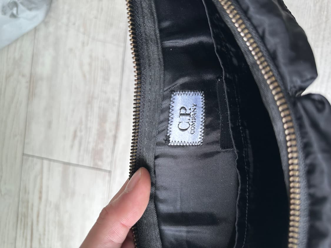 C.P. Company 블랙 파우치 36x25 정품 상품이미지7