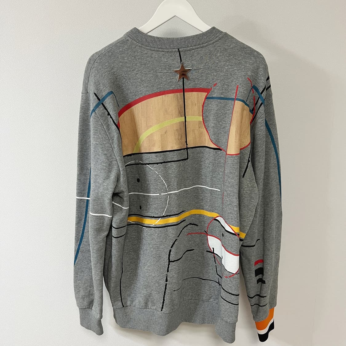 지방시 14AW 메탈 장식 기하학 맨투맨 그레이 상품이미지5