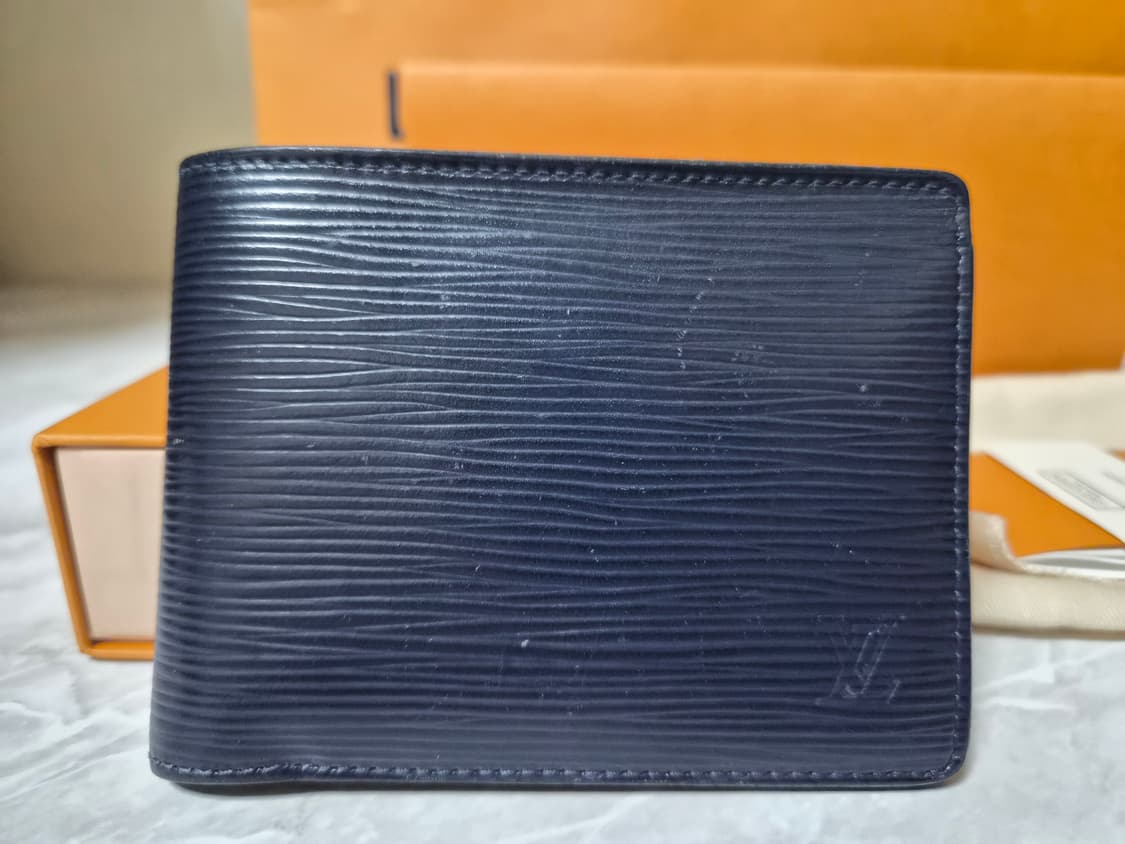 루이비통   멀티플 월릿  에피 레더 반지갑 상품이미지1