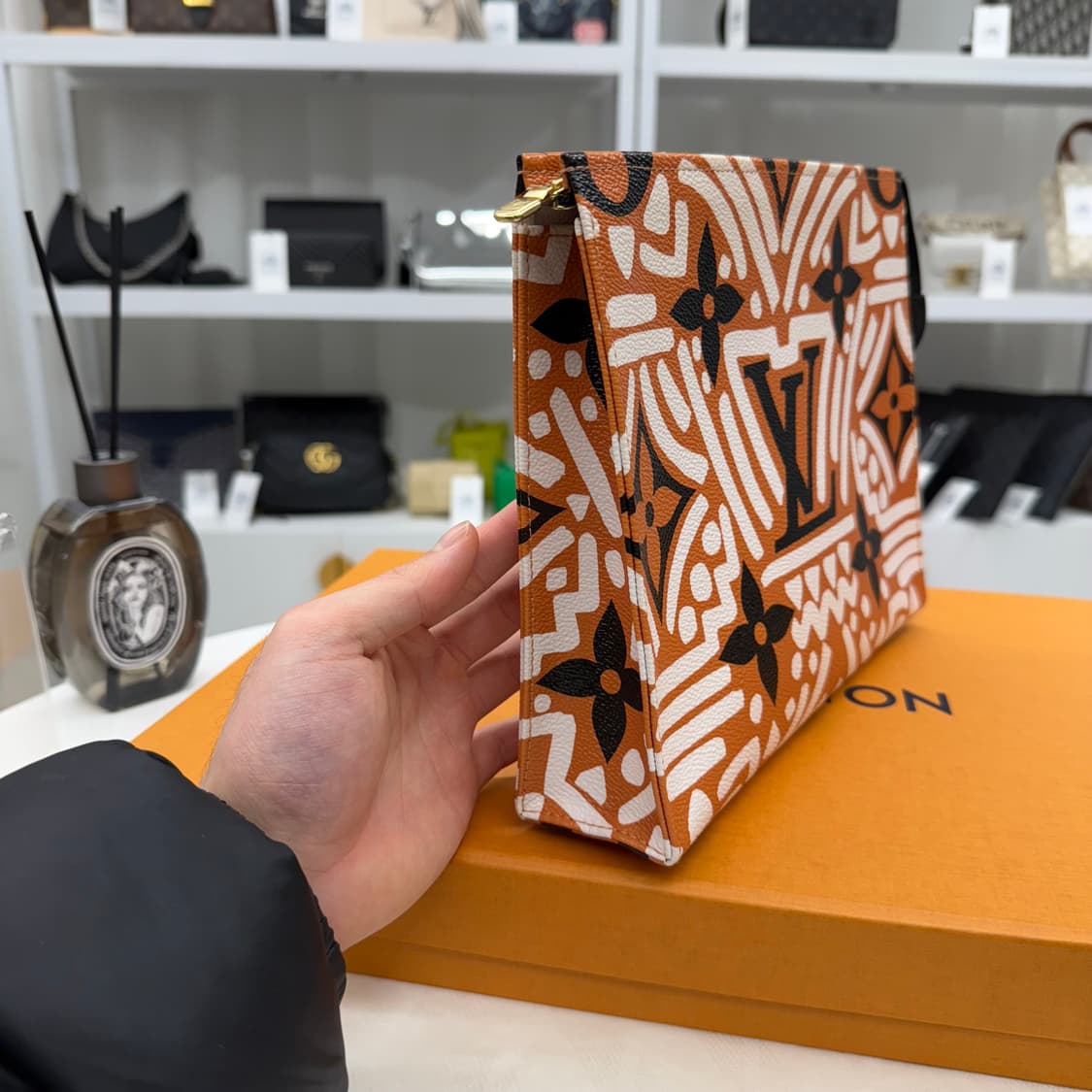 [유일 매물] 루이비통 토일렛 26 클러치 카라멜 크림 상품이미지2