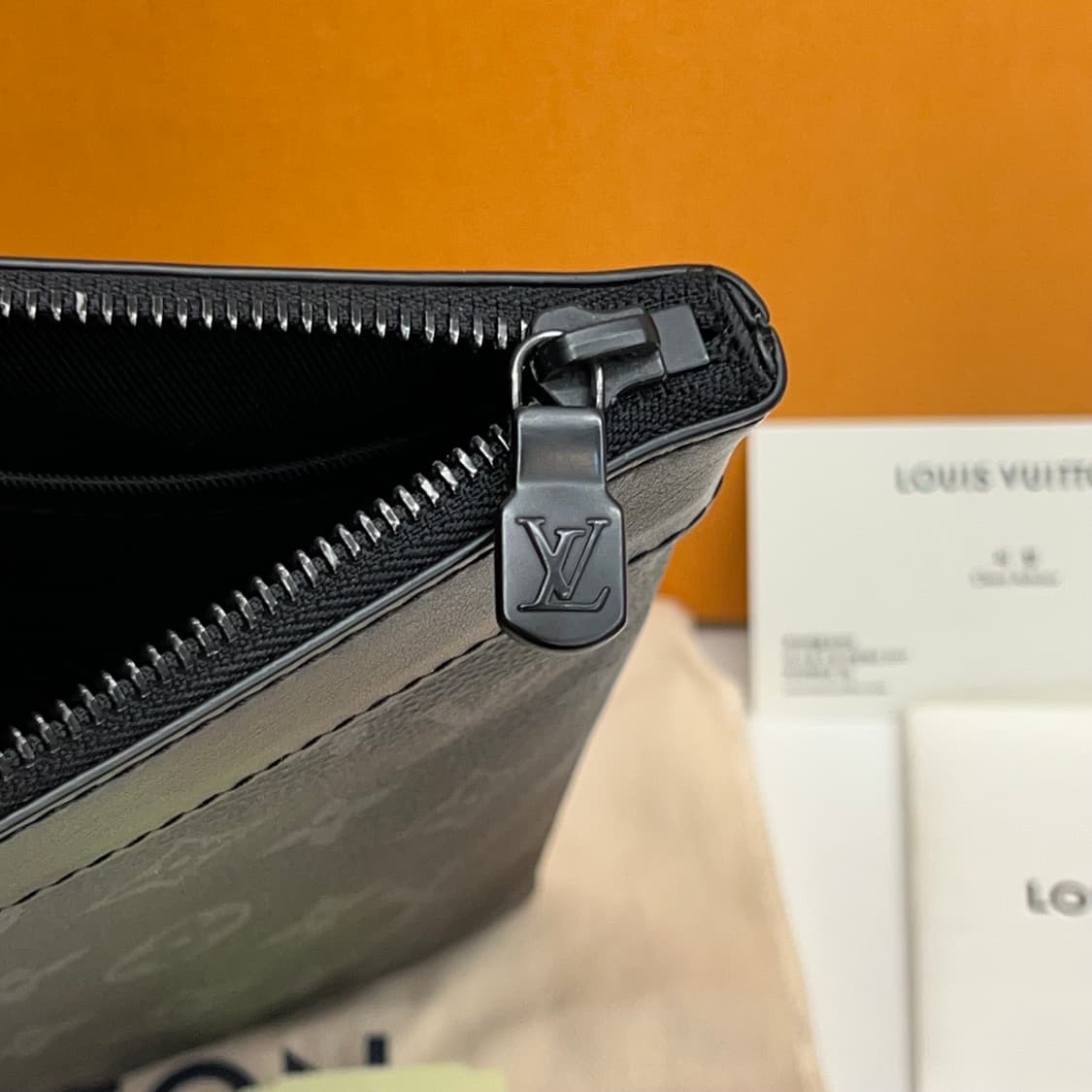 루이비통 포쉐트 투고 클러치 (풀박스) 상품이미지8
