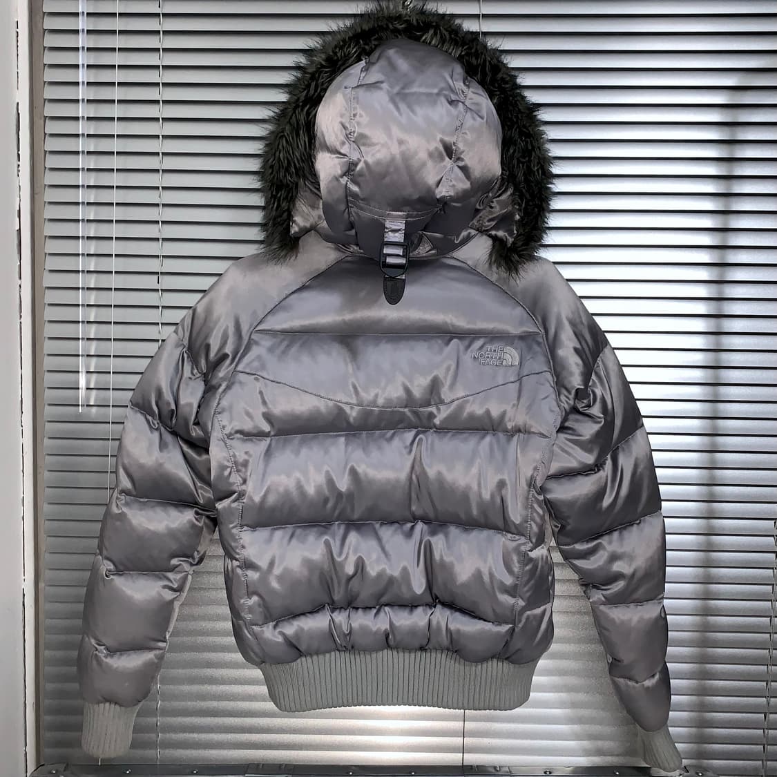 2000s 빈티지 노스페이스 실버 퍼 크롭 패딩 상품이미지4