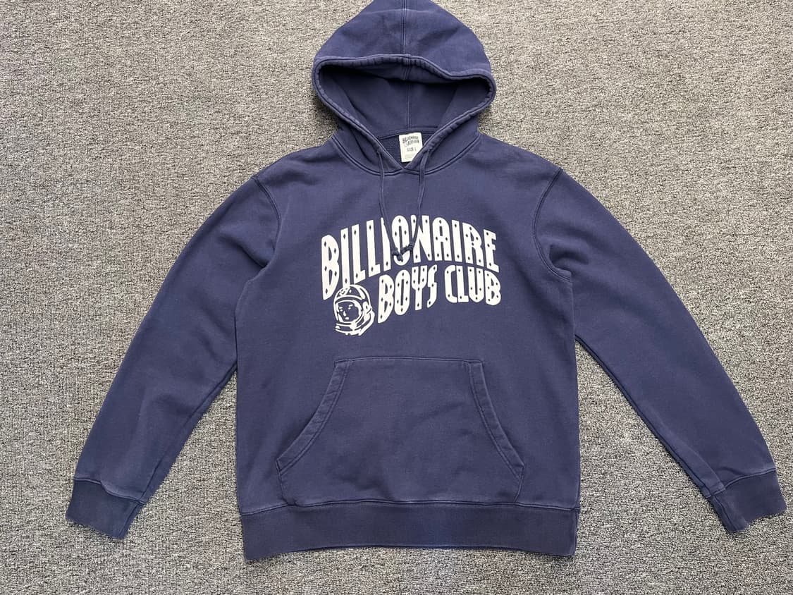 [100~103] 빌리어네어 보이즈 클럽 후드티 네이비 L  상품이미지1