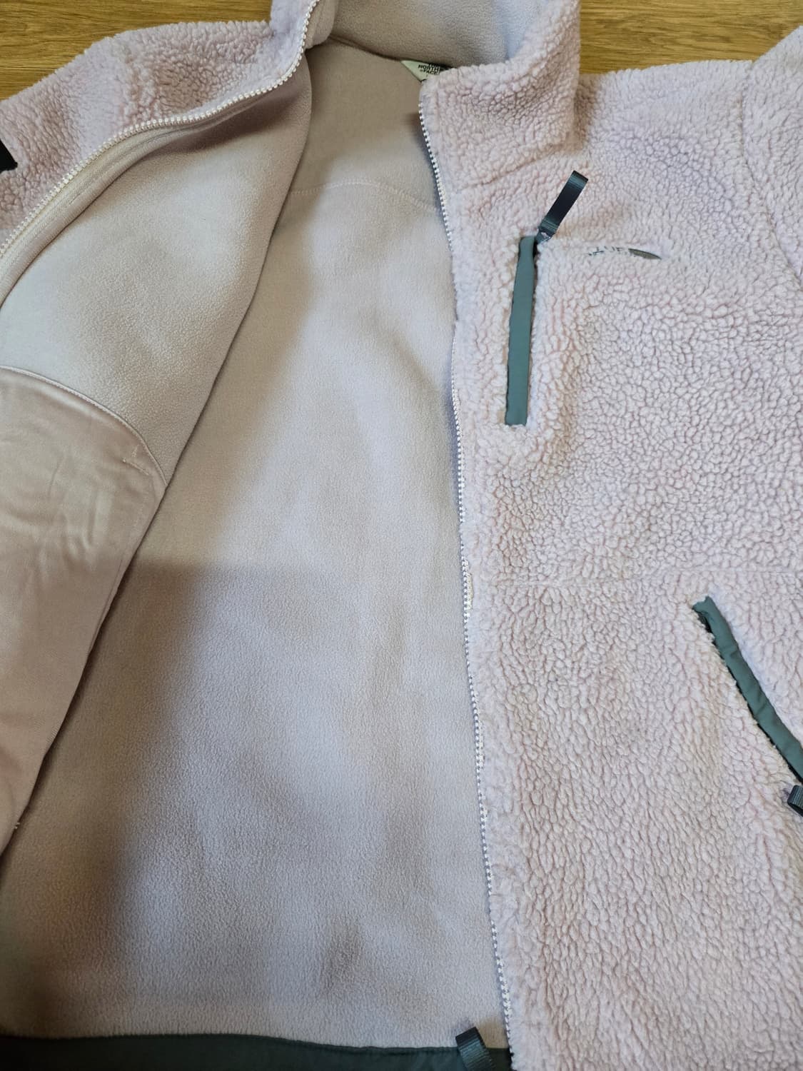 노스페이스 리모 화이트라벨 딸기우유 양털 후리스(남녀공용) 상품이미지4