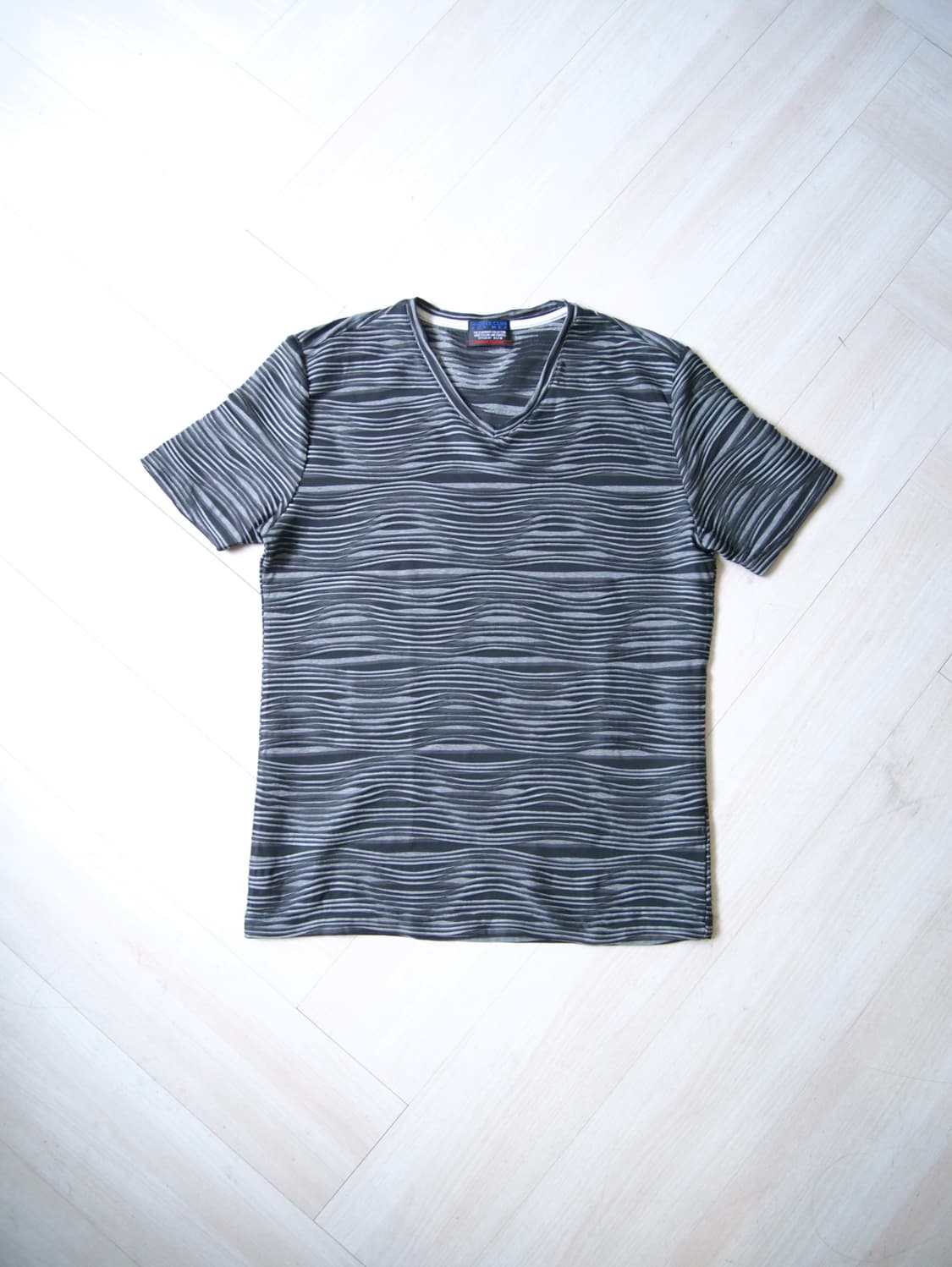 [NICOLE CUUB FOR MEN] wave v neck tee 상품이미지1