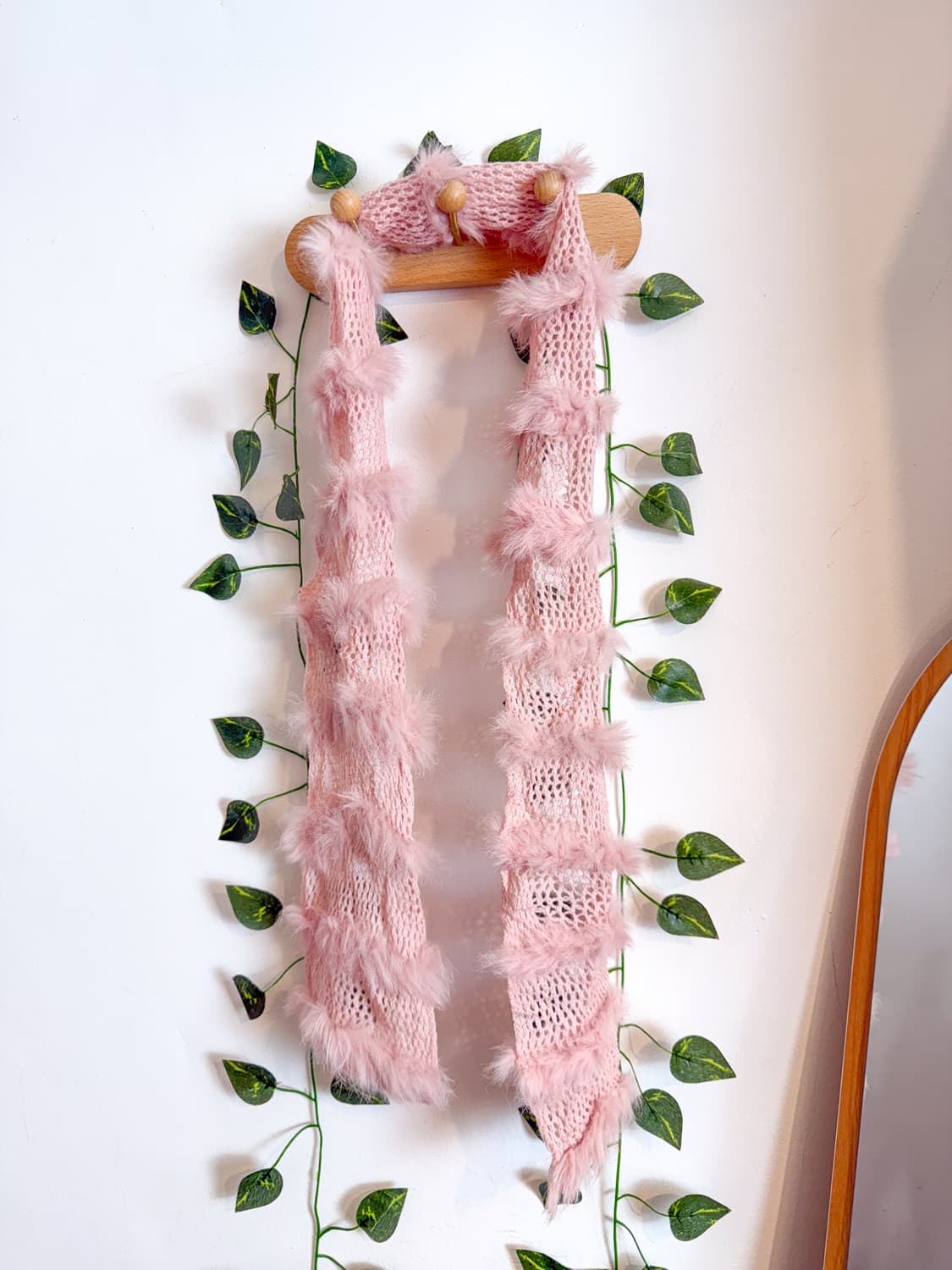 퍼 트리밍 핑크 머플러 상품이미지1