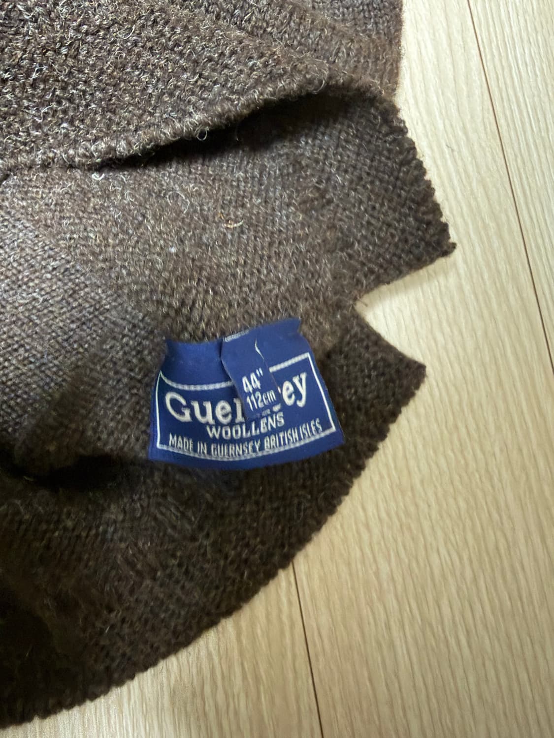 건지울른스 홀가먼트 스웨터 다크브라운 상품이미지3