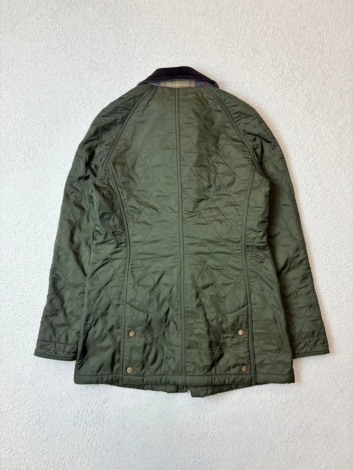 바버 23FW 비드넬 폴라 퀼트 재킷 PN6284 상품이미지6