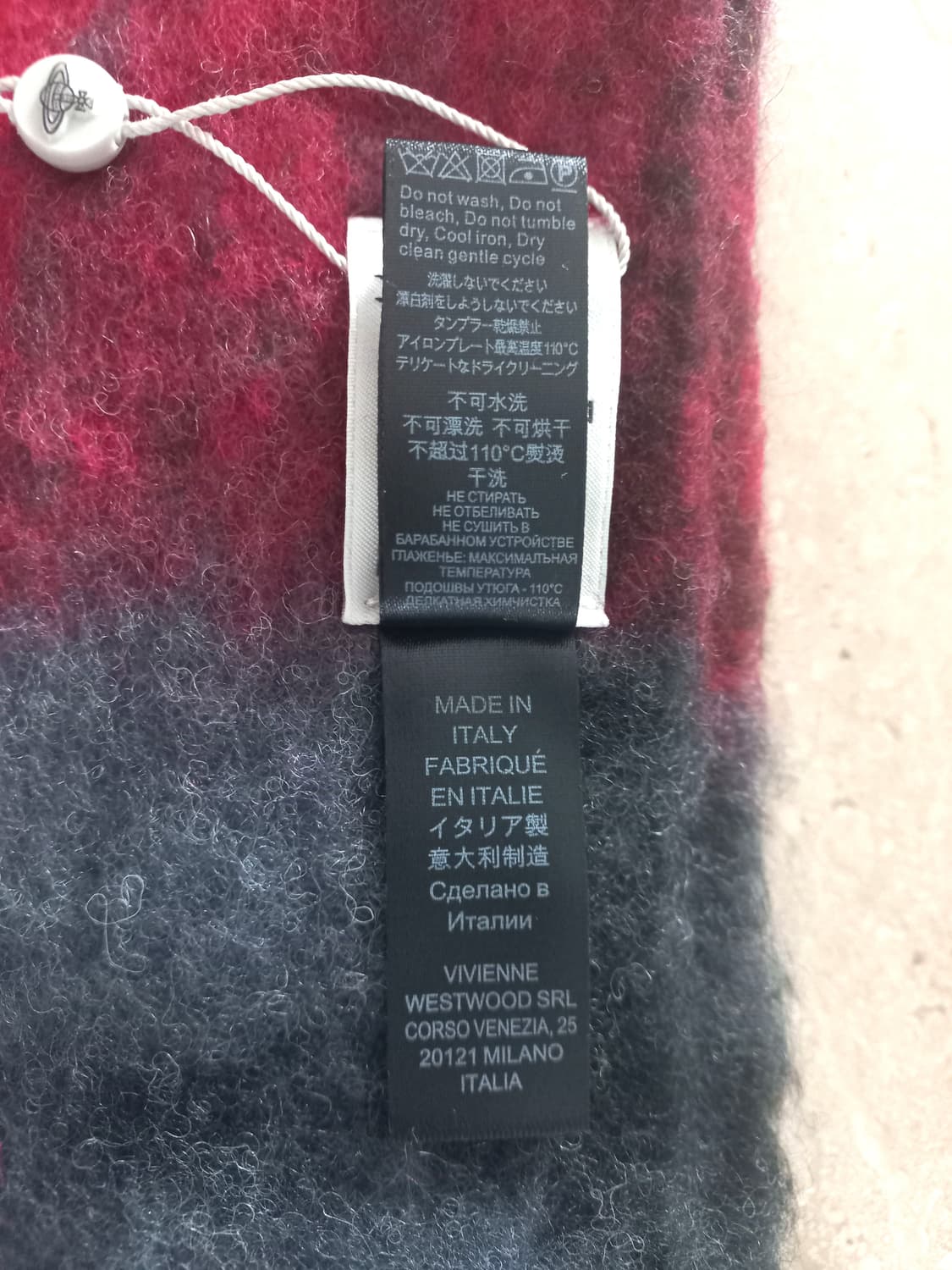 비비안웨스트우드 로고패치 알파카 블렌드 머플러 레드 (새상품)



 상품이미지7