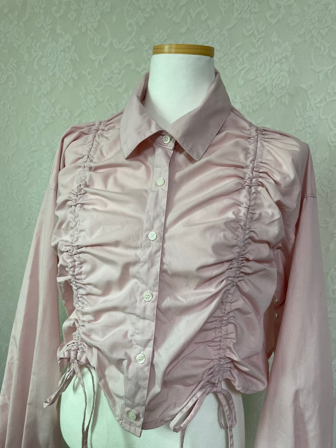     핑크 셔링 크롭 셔츠 블라우스 상품이미지2