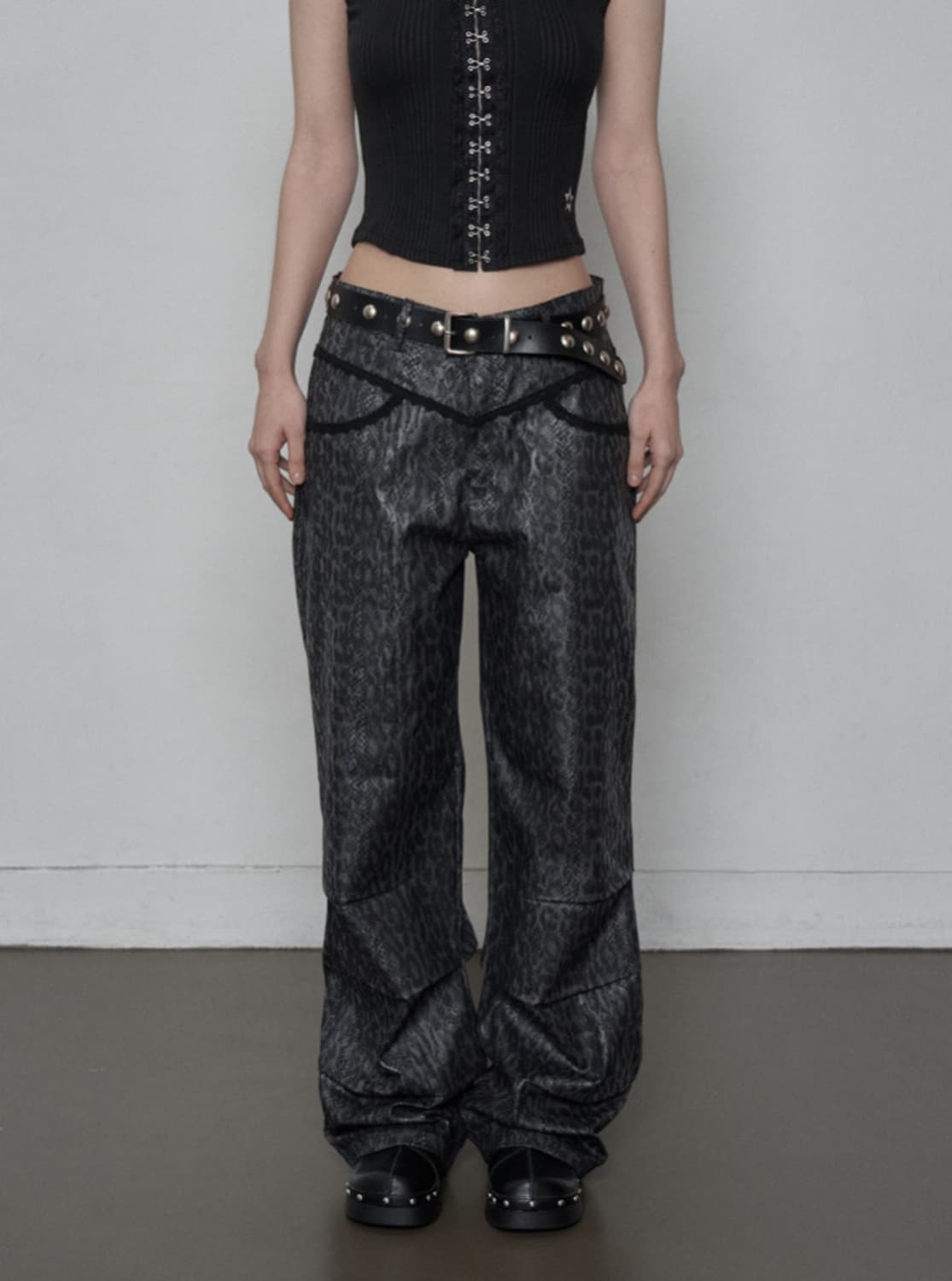 셋업이엑스이 PYTHON LACE PANTS / CHARCOAL (s) 상품이미지1
