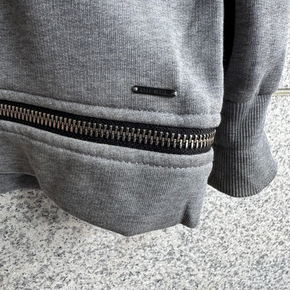 디젤 라인 지퍼 디테일 맨투맨 상품이미지7