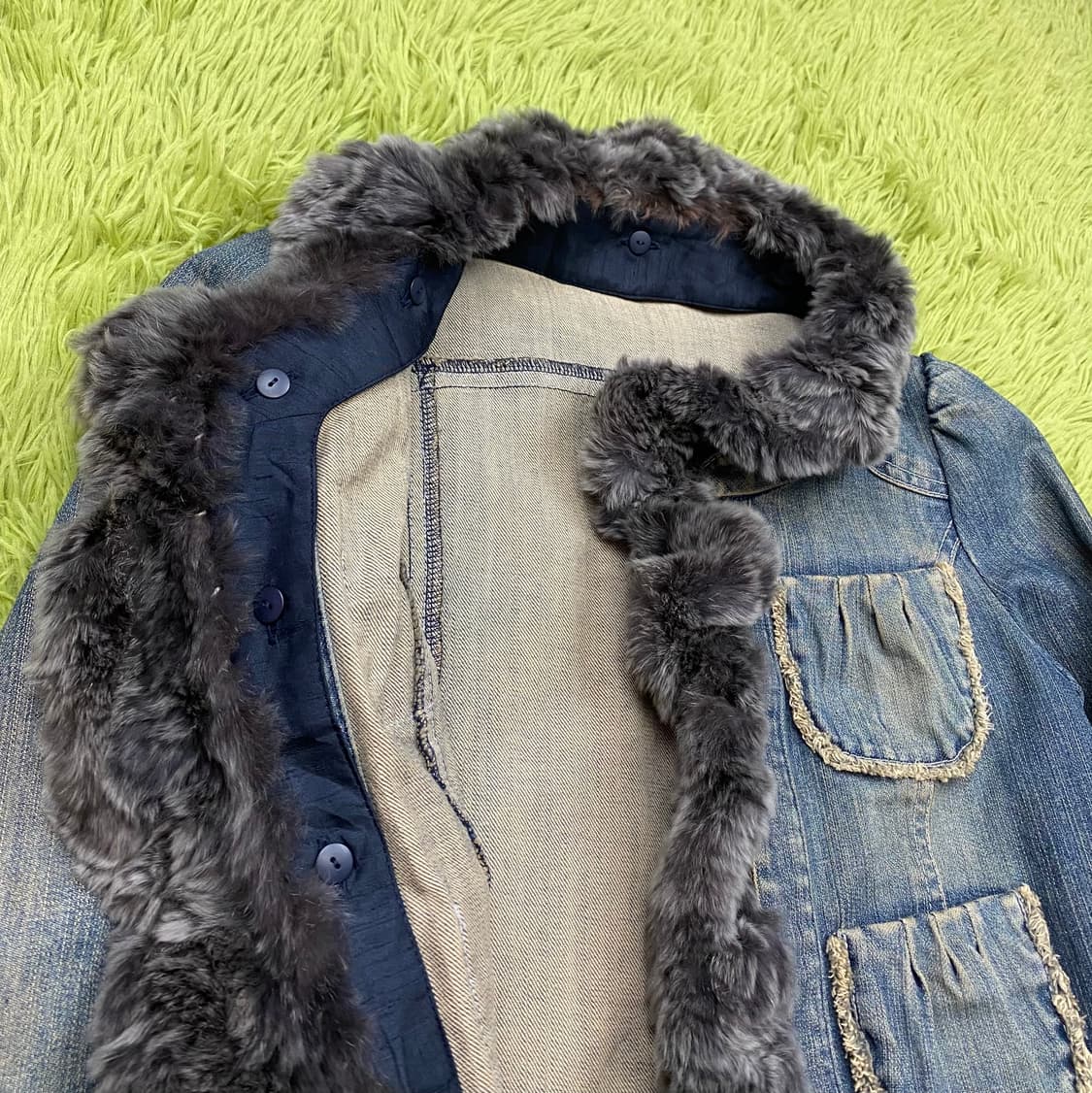 TO BE CHIC 렉서스 래빗 퍼 트리밍 컷 오프 데님 자켓 상품이미지3