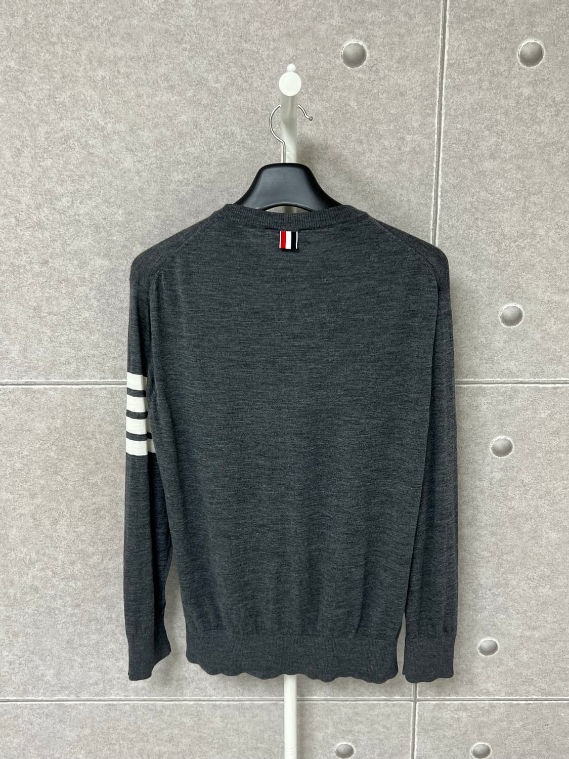[정품] 새상품급 / 5 톰브라운 사선 메리노울니트 그레이 상품이미지2