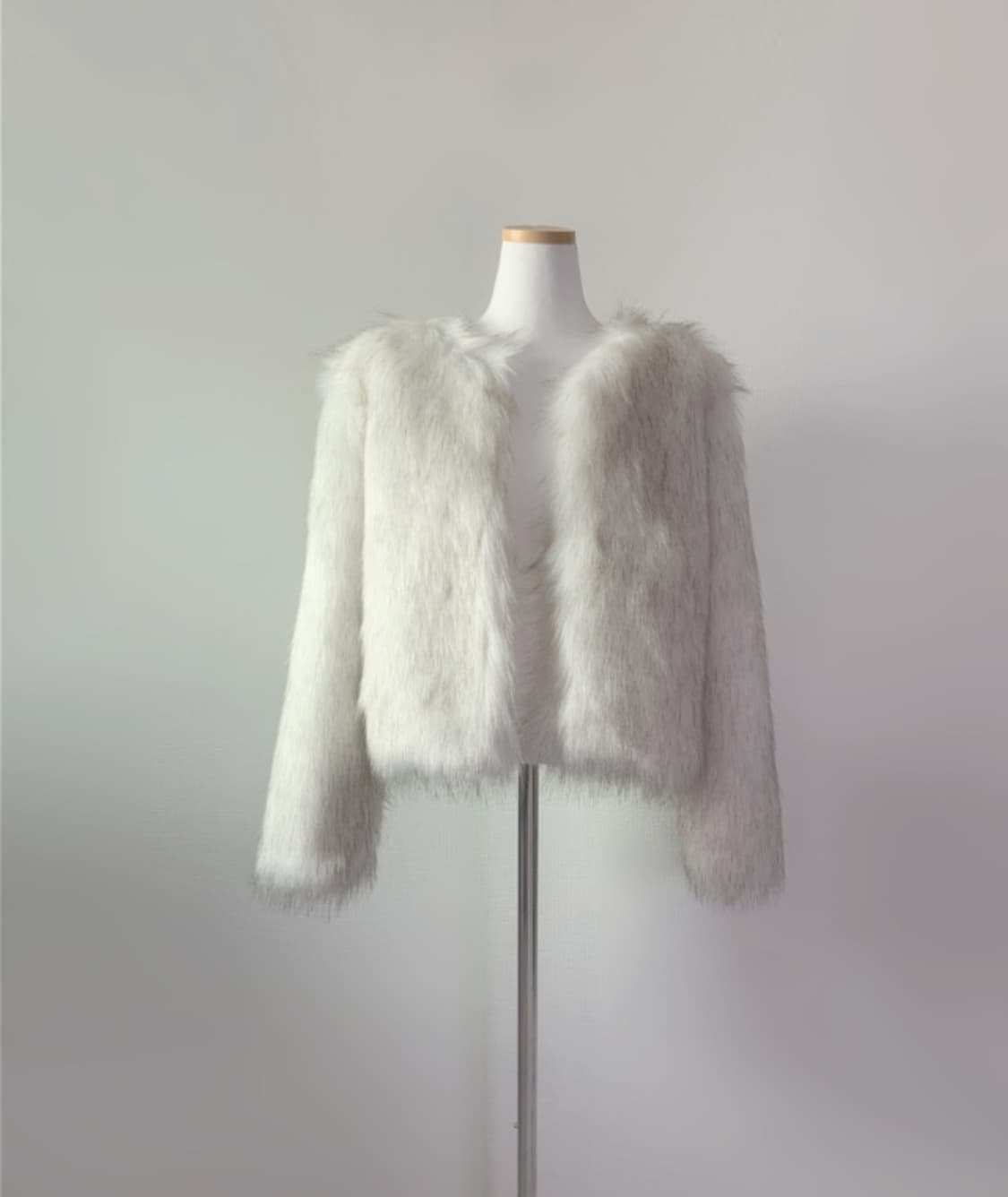 스젠 퍼자켓 Rokina Eco Fur Jacket (White) 애즈온 상품이미지6