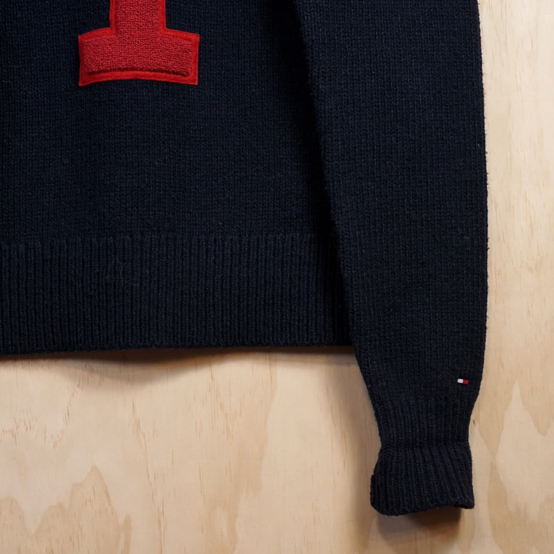 타미힐피거 로고 패치 니트 상품이미지3