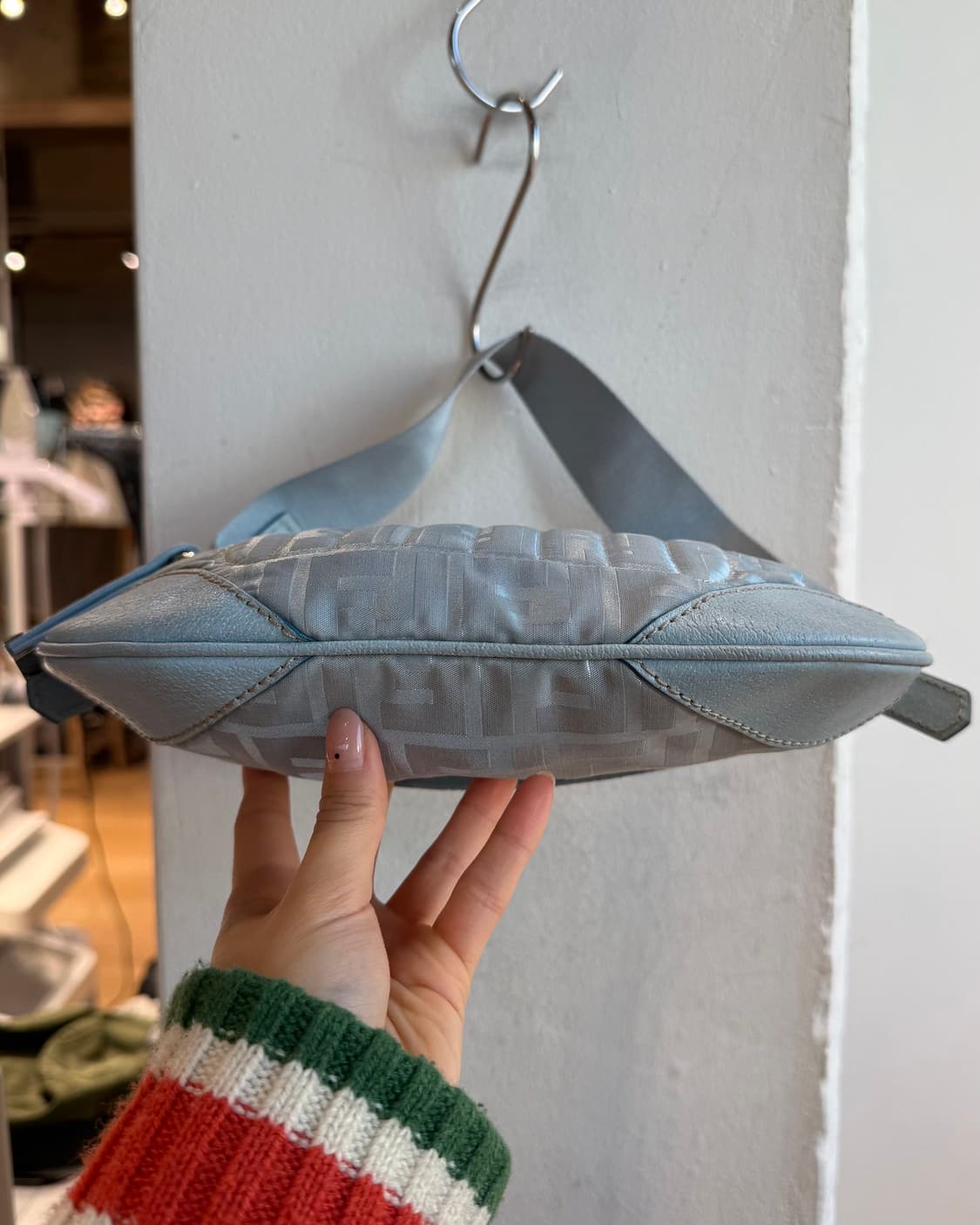 펜디 블루 집 코드 숄더백  상품이미지6