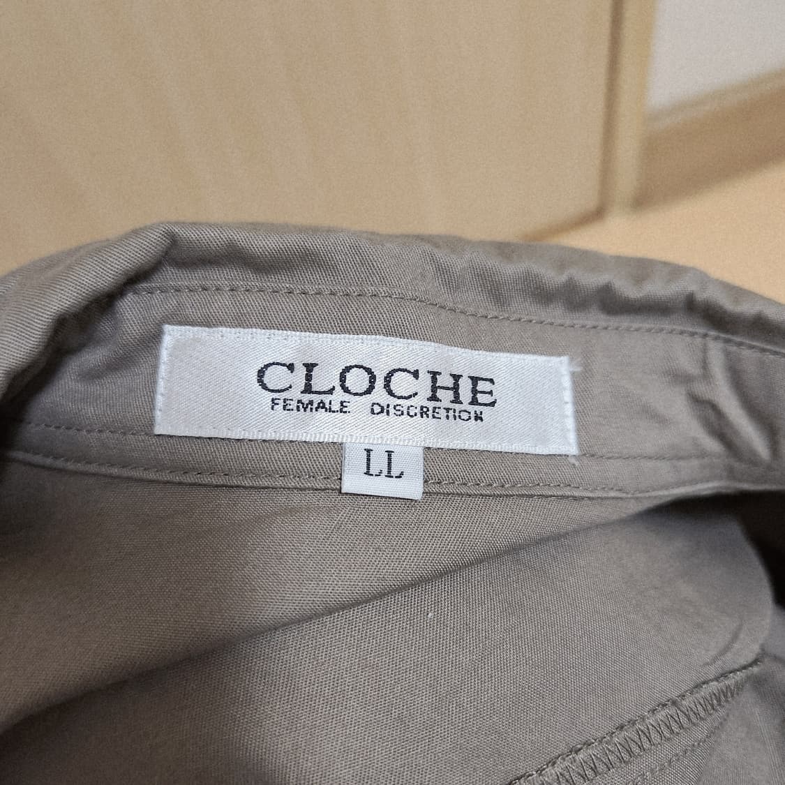CLOCHE 프릴 디테일 셔츠 블라우스 상품이미지2