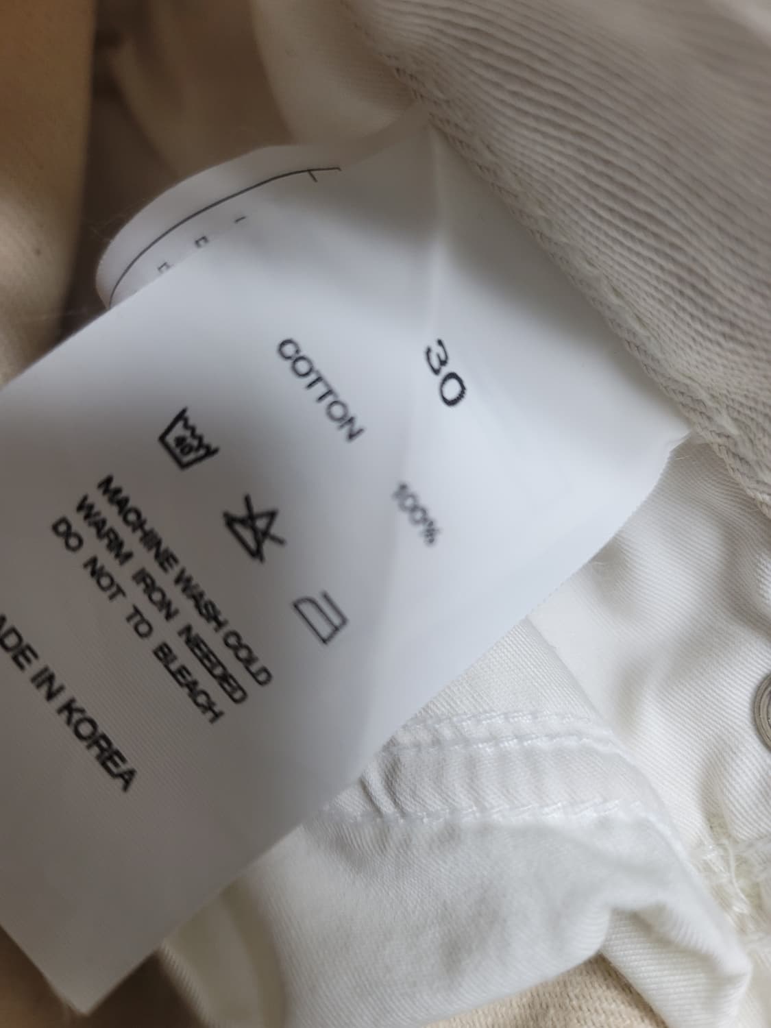 새제품 인스턴트 화이트데님 허리30
레귤러핏 상품이미지4