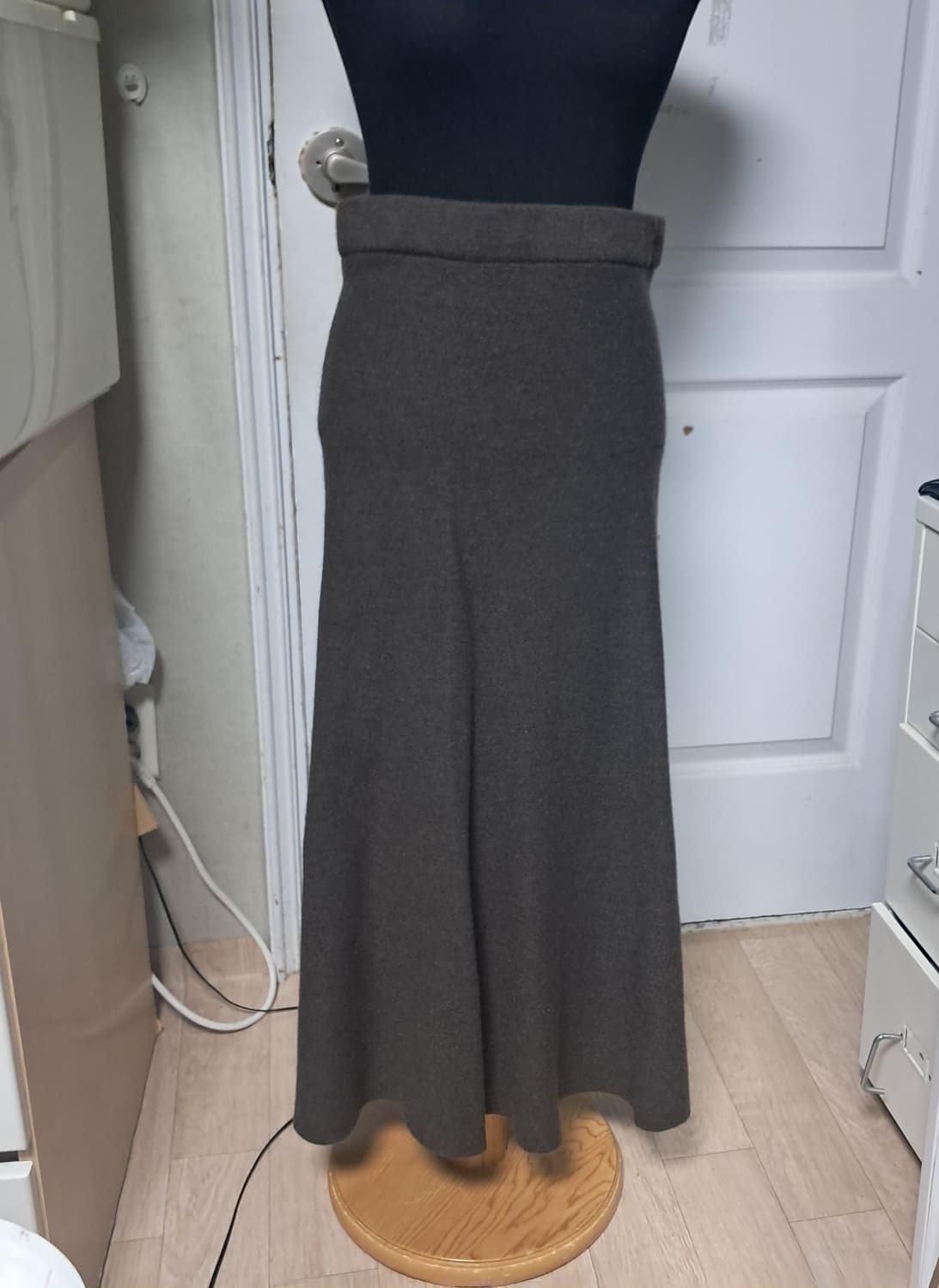 엣지 모 100% 플레어 니트 스커트 S사이즈(약44~55) 상품이미지2