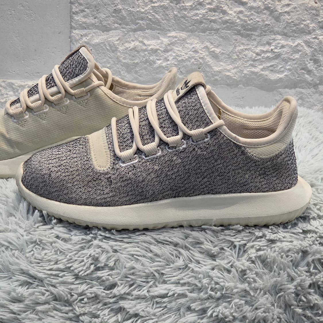 5q-7:아디다스 오리지널스 튜블라 섀도우 그레이/베이지 (230cm) 상품이미지2