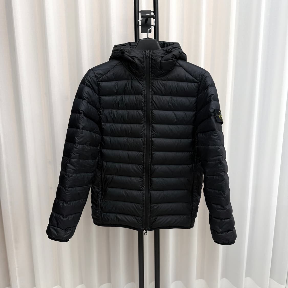 [24FW/ S] 스톤아일랜드 룸우븐 경량패딩 상품이미지1