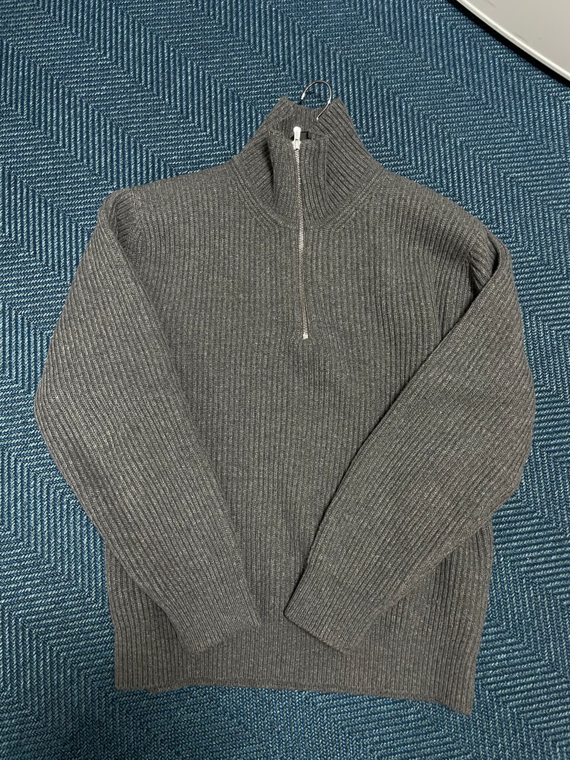 인더로우 하프집업 니트 그레이 멜란지 3사이즈 상품이미지4