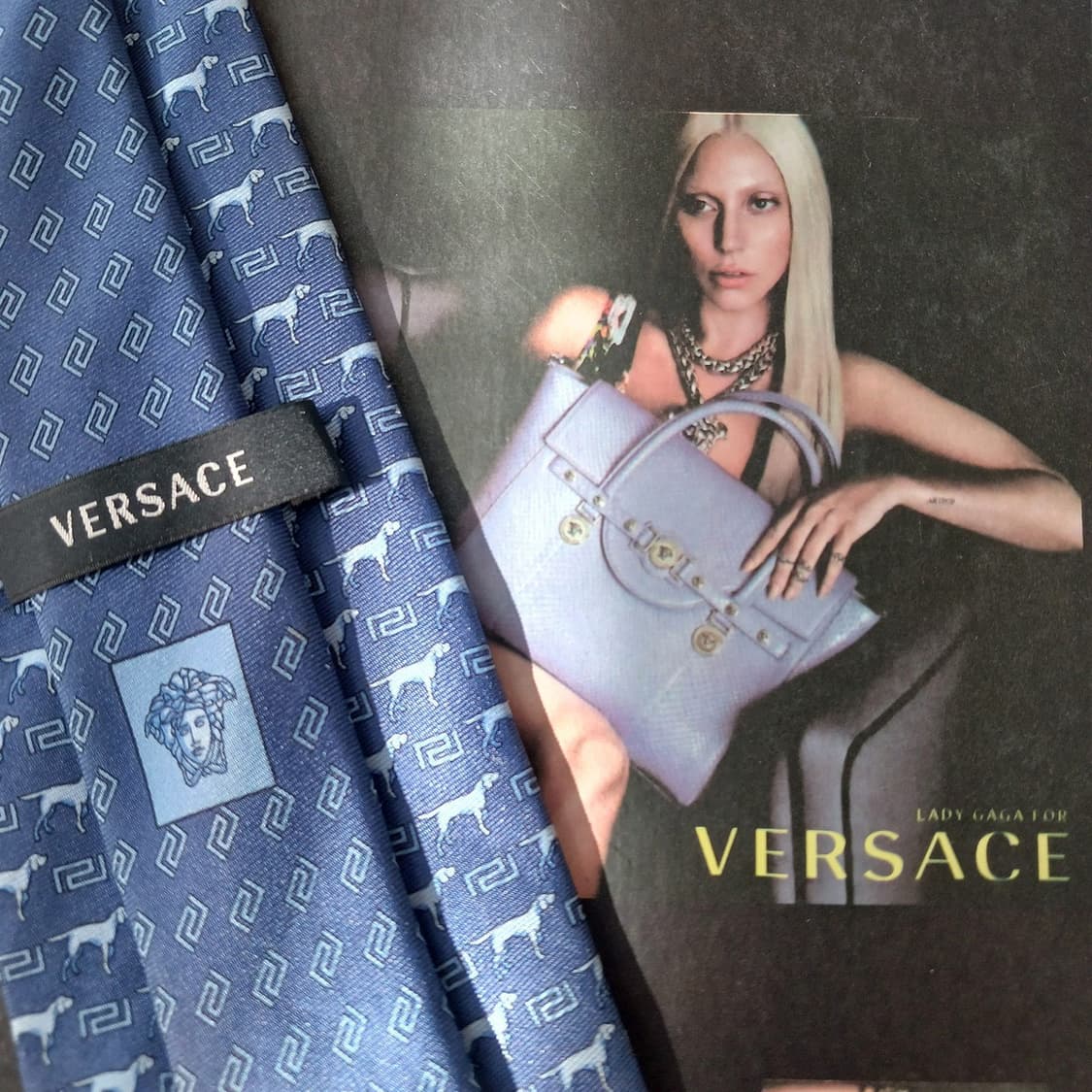 베르사체 실크 그리스 키&대형견 넥타이 8.9cm B등급 A19040
 상품이미지3