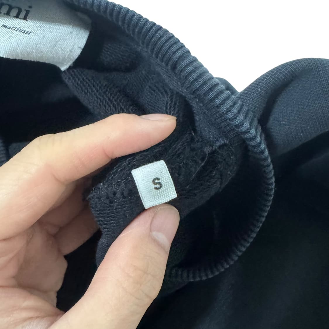 정품 아미 블랙 맨투맨 상품이미지5