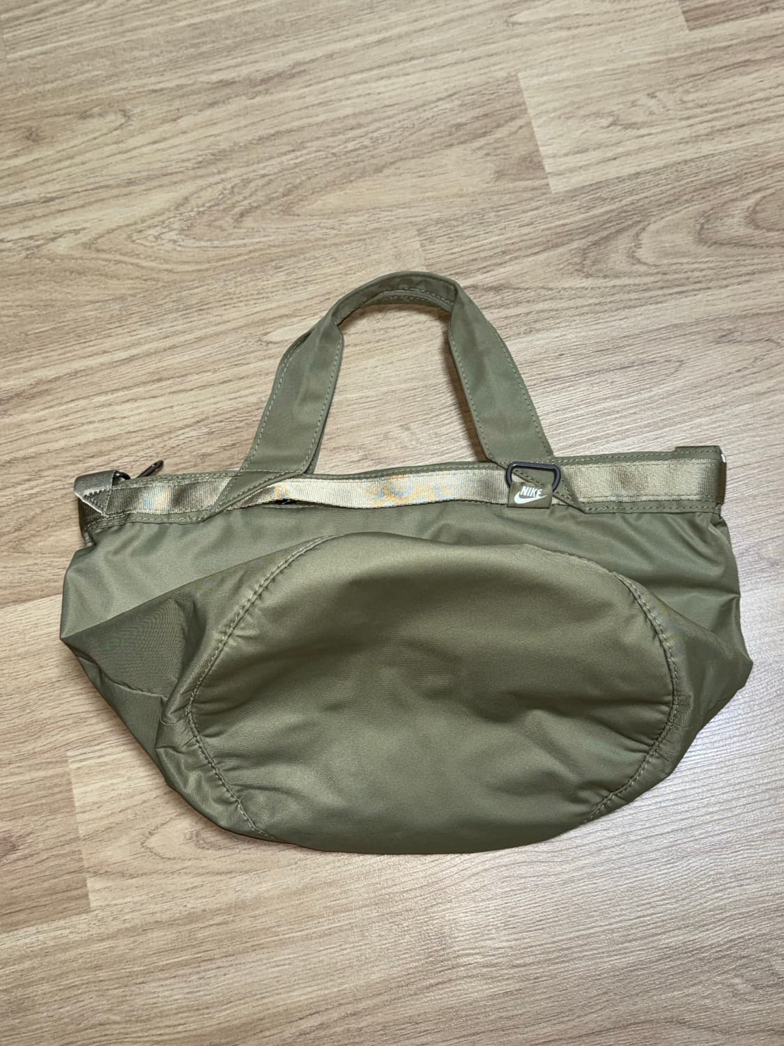 나이키 퓨추라 럭스 크로스백 토트백 카키 상품이미지3