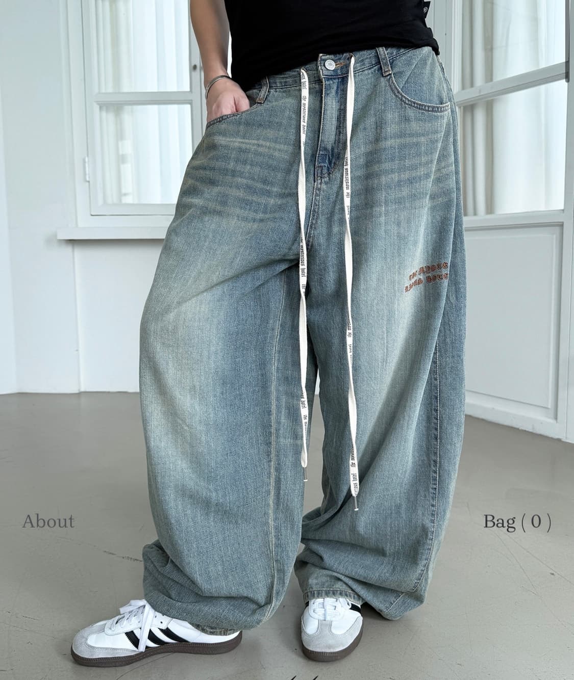 더미스테리어스호텔 로고 스트랩 진 1사이즈 상품이미지1