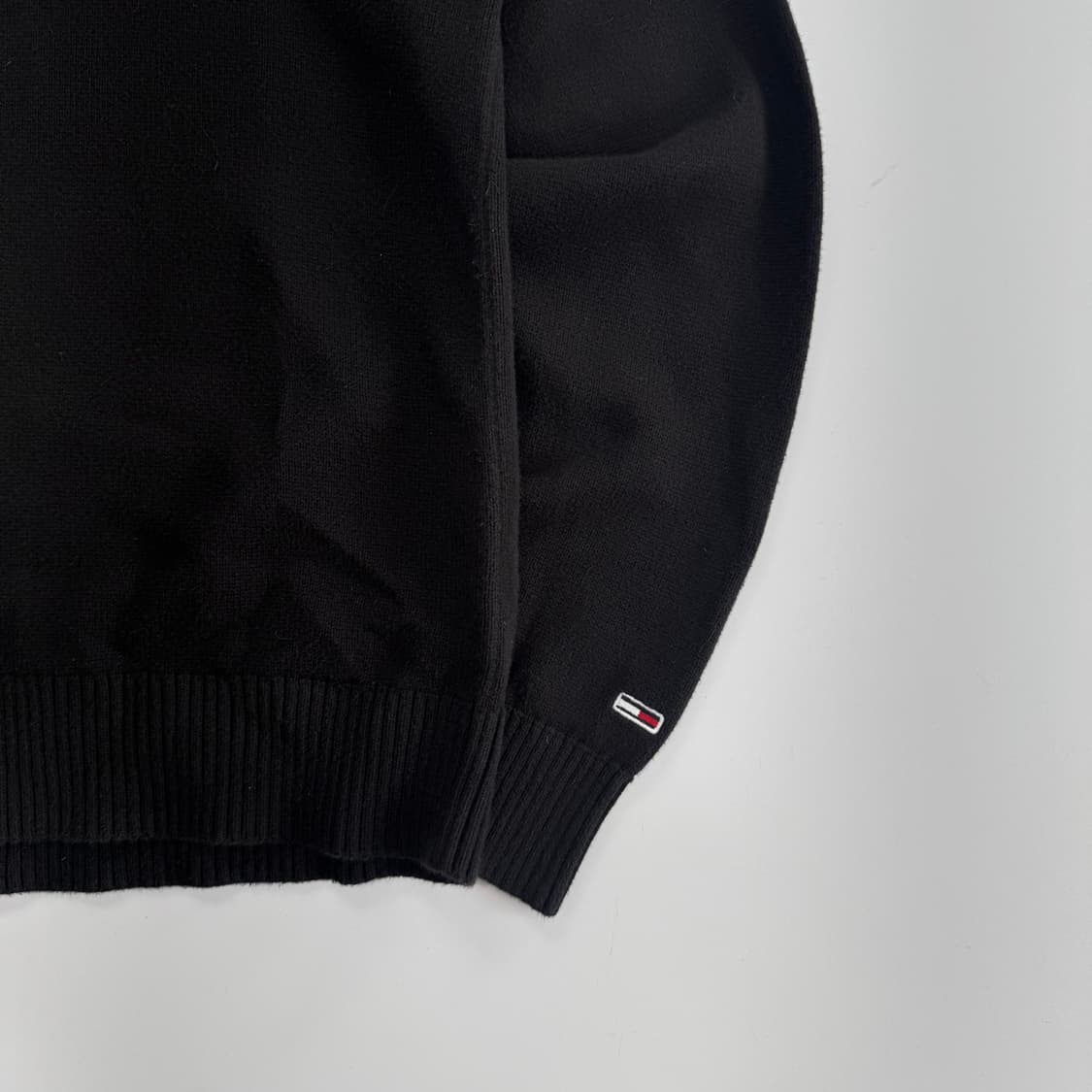 Tommy Hilfiger 타미힐피거 문장 로고 블랙 니트 상품이미지5