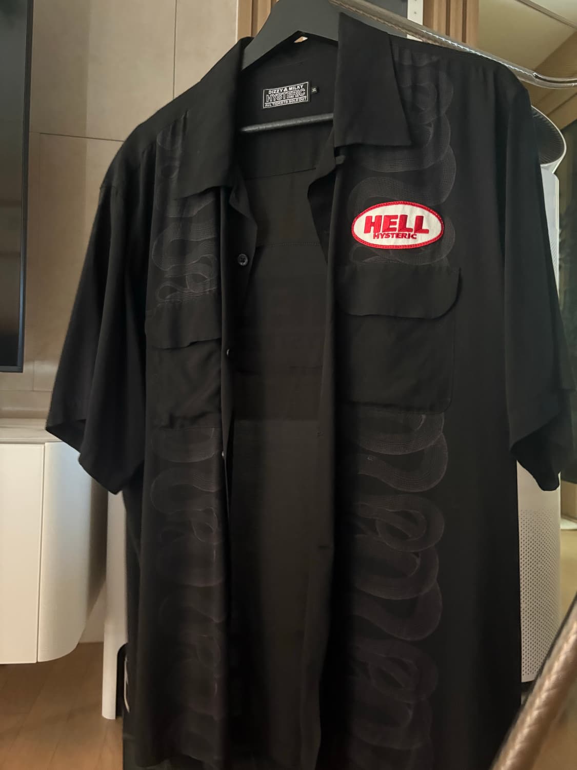 히스테릭 글래머 뱀 패턴 자수 셔츠 블랙 상품이미지1