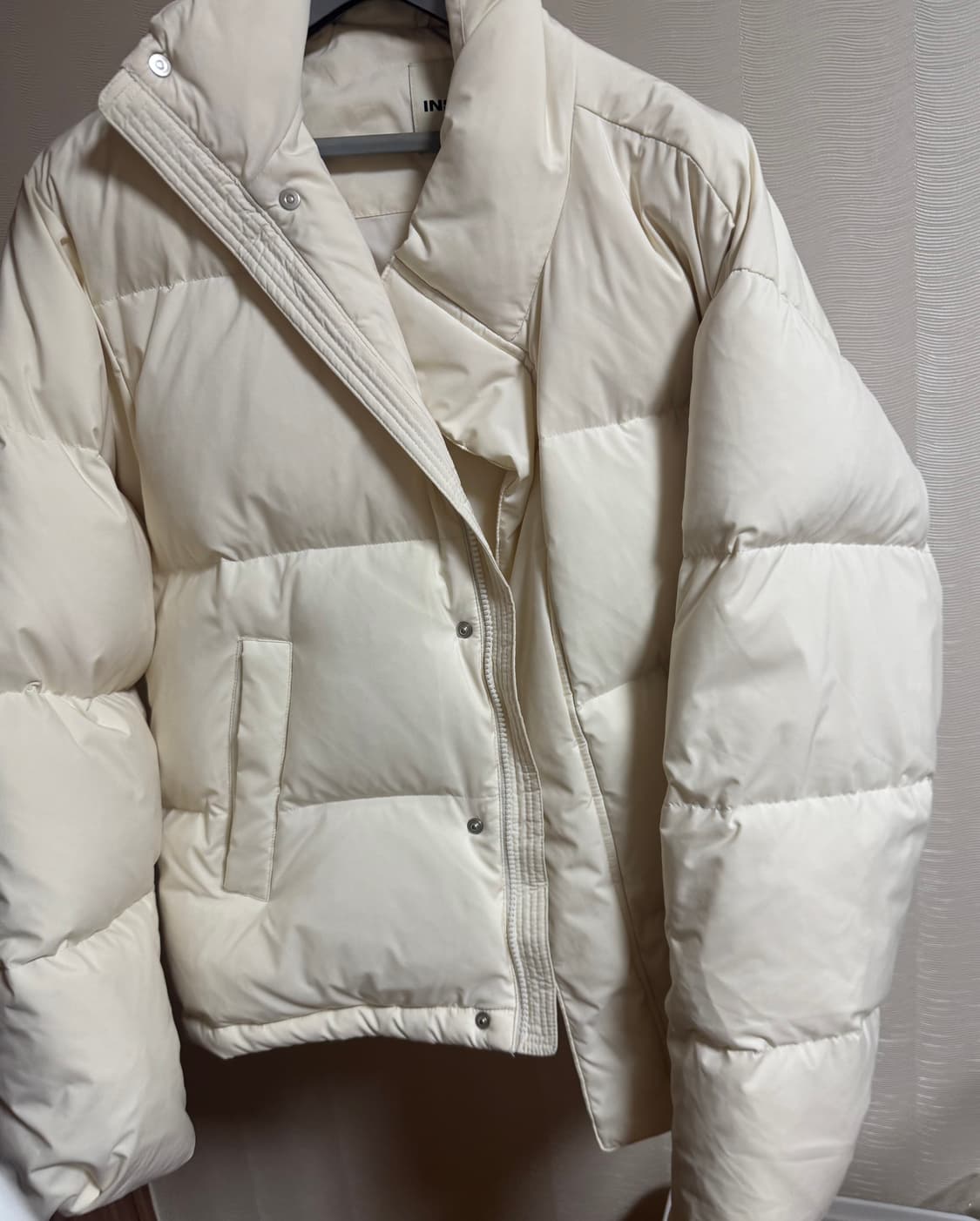 인사일런스 에센셜 다운 자켓 상품이미지2