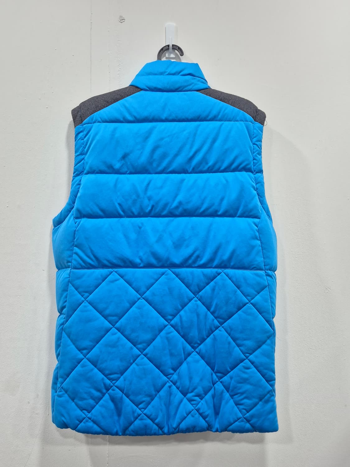 아디다스 오리털 조끼 패딩 남성 105사이즈 상품이미지4